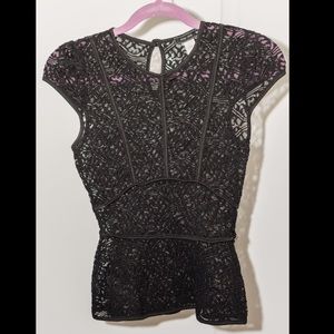 🦇Lace peplum top!